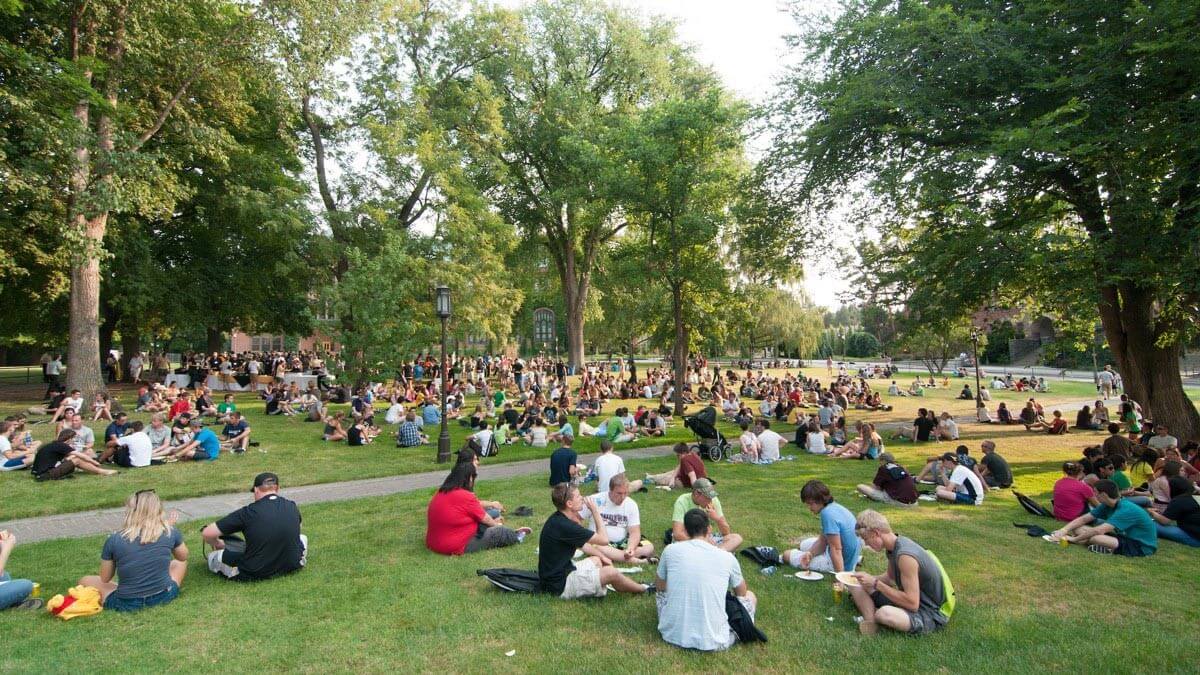 New students gather on the Administration Building lawn